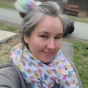 Meet your Posher, Candice